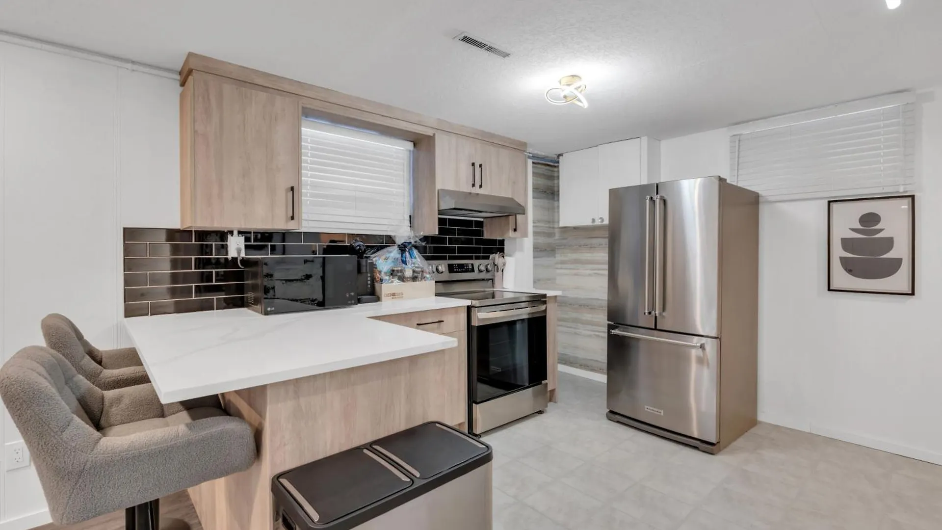 Luxury Suite, Steps To Calgary Dt, River, Hospital 0*,  Canada