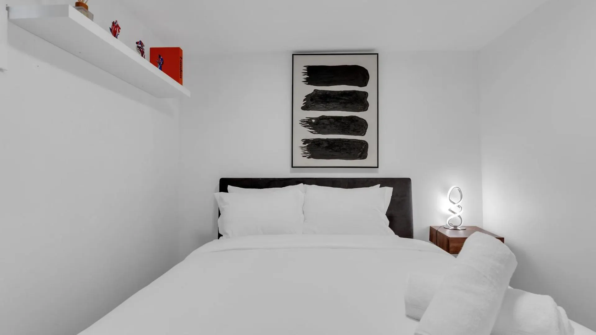 Luxury Suite, Steps To Calgary Dt, River, Hospital 0*,  Canada