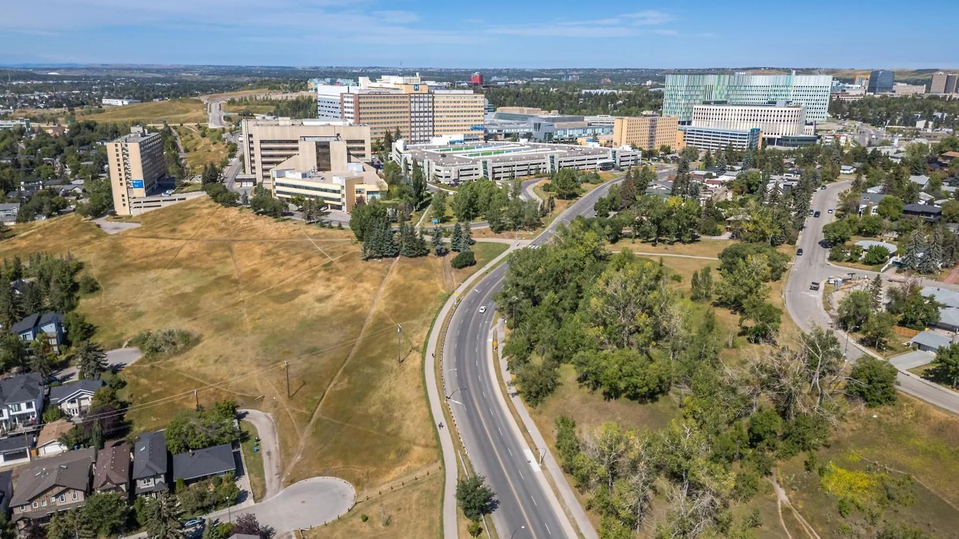 Apartment Luxury Suite, Steps To Calgary Dt, River, Hospital
